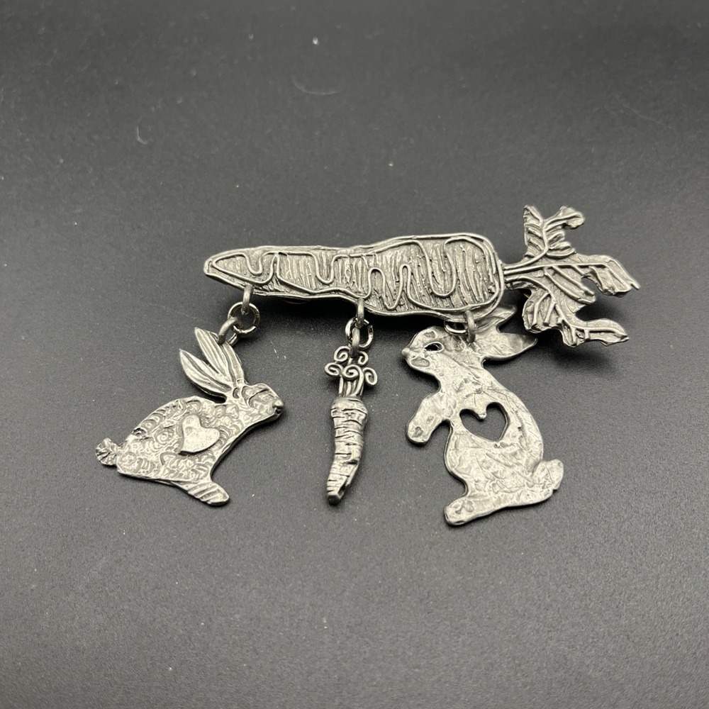 Vintage Marcie Pewter Carrot Dangle Bunny Rabbit Charm‎ Silver Tone Pin Signed